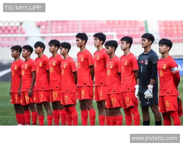 足球明星遭遇兄弟背叛情感纠葛引发媒体热议与球迷关注