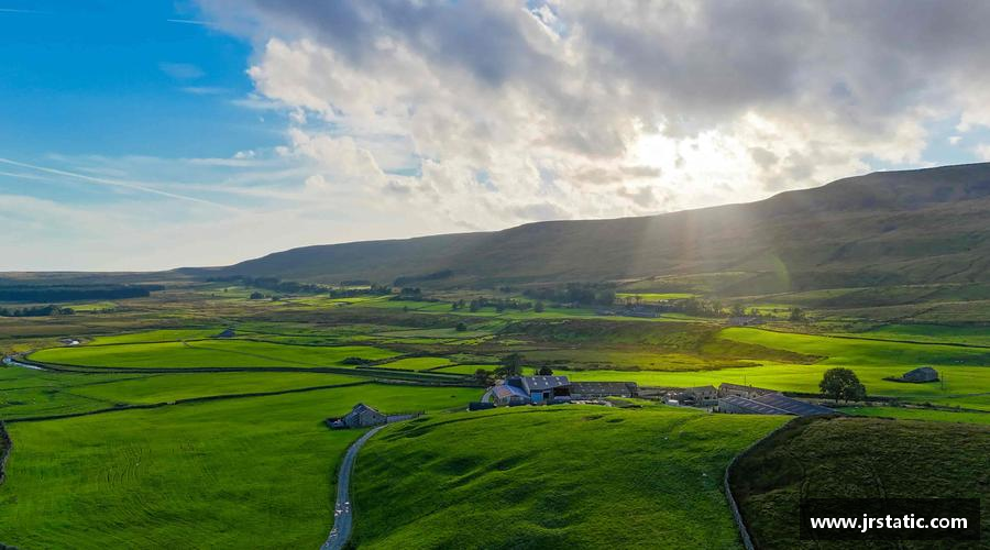 精诚团结，创造辉煌！